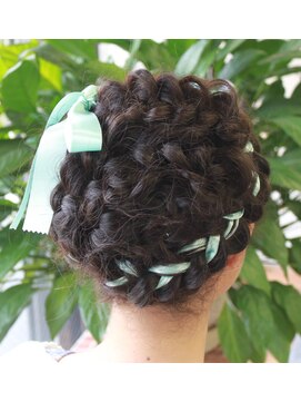 ラクープ(LA COUPE) 編み込みリボンアレンジ