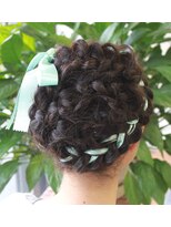 ラクープ(LA COUPE) 編み込みリボンアレンジ