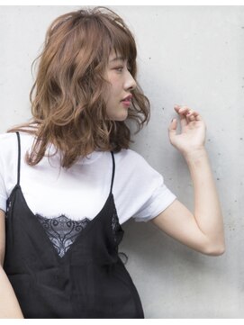 シャンプー 本庄店(SHAMPOO) 力の抜けた空気感でグルービーガールに