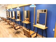 アグ ヘアー サン 逆瀬川店(Agu hair sun)の雰囲気（こだわりが詰まった空間★リラックスしてお過ごしください。）