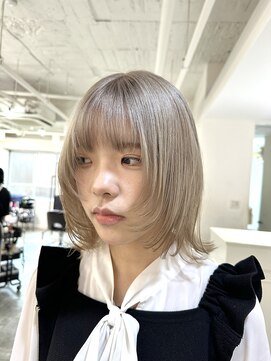 イリ 梅田(ili) 【kento限定カラー】顔まわりウルフ/ホワイトベージュ