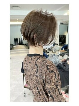 アンド ストーリーズ(&STORIES) 大人可愛い小顔ひし形クビレ丸み20代30代40代大人ショート(蘭)