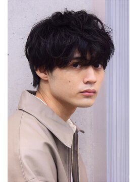 ルーム 辻堂(Rm) 黒髪無造作シャドウパーマショート　ツーブロック辻堂メンズ髪型