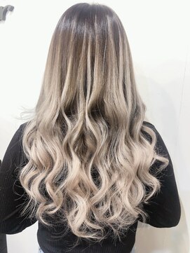 ラビス 池袋(Lovis) <悠斗>ネビージュ/小顔[エクステ/インナーカラー/韓国/池袋]