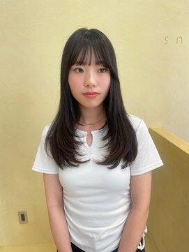 スニュウ(snuw) 【snuw mina】レイヤーカット/透明感カラー/伏見