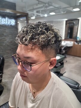 ロワジール 松戸店(Loisirs) スキンフェード×メッシュ