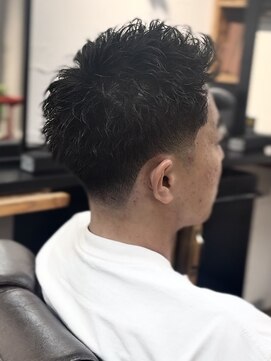 クオンヒール 淀屋橋店(QUON HEAL) スパイキーショー/ピンパーマト/テーパーフェード△