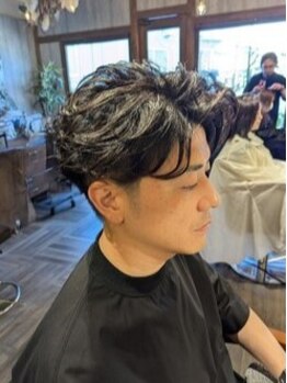 ヘアードレスビュー(hair dress V.I.E.W)の写真/ナチュラルな束感でこなれたデザインに。ハイキャリアのスタイリストが暮らしに寄り添うヘアをご提案!