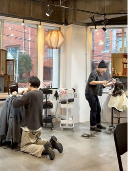 エン(En,)の写真/【キッズカットも大歓迎＊】のびのび出来る広い店内で、お子様も飽きずに楽しいサロンタイムが過ごせる♪