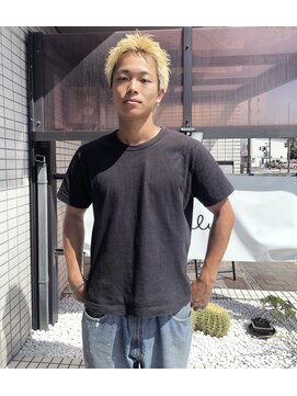 金髪/スパイキーショート