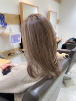 ステラバイケンジ 藤沢(STELLA by KENJE)&nbsp;白髪ぼかし細めハイライト30代40代50代ベージュ