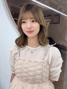 ロンドルピナス 小倉(Lond Lupinus) ミディアムレイヤーカット/似合わせカット/大人ガーリー/20代