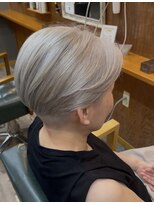 ヘアーサロン アトリエ(Hair salon ATORIE) ベリーショートブリーチカラーホワイトベージュ