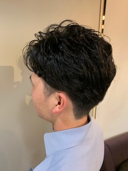シンクジンクヘア(THINK ZINK hair)の写真/ビジネスで差がつくメンズカット！清潔感ある大人のスタイルを提案。眉カットも◎