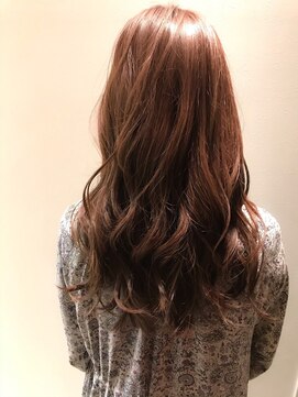 マーリャヘアー(mallia hair) ゆる巻きで可愛いミルクティーベージュロング