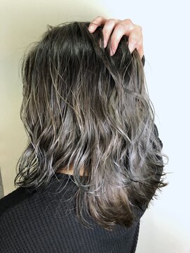 ヘアサロンエム 大宮東口(HAIR SALON M) デザインカラー/厚めバング/ローライト/スリークボブ