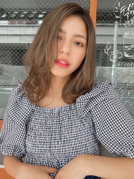 ルービック 難波(Rubik's) 大人可愛いくびれミディ（かきあげグレージュカラー）