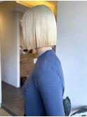 blond hair bob