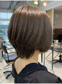 大人ショートボブショートカットココアアッシュくびれミディ