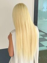 シエラ 心斎橋(CIERA.)&nbsp;ホワイトグレージュフェイスフレーミングカラーミニボブ