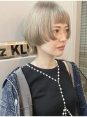 ぱつっとショートウルフベージュ