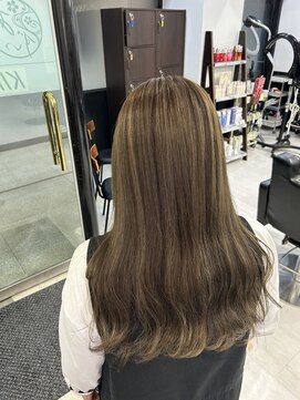 アイズ 本厚木(AIZU) 白髪ぼかしハイライト