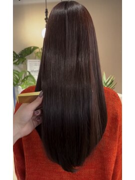 柔らかくまとまる美髪中性ストレート