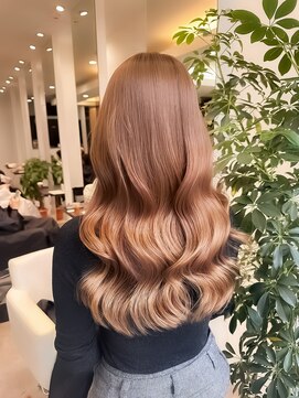 スタートウキョウ 渋谷(STAR TOKYO) 上品レイヤーカット髪質改善カラーロングヘア