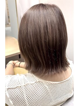 メアリーハリス(Mary Harris) 【Mary Harris】切りっぱなし×外ハネ×ボブ