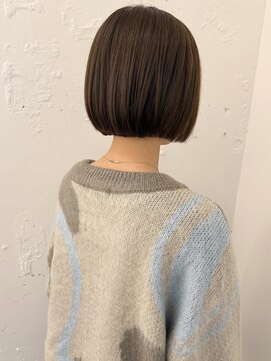 カウチ 板橋本町店(kauti) ぱつっとボブとベージュ