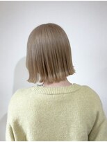 ノエル(noele)&nbsp;切りっぱなしボブ×ハイトーンベージュカラー