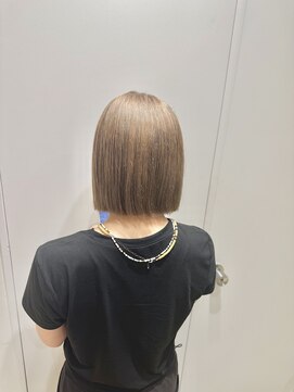 エイト新宿店(EIGHT shinjuku) ミルクティーベージュ