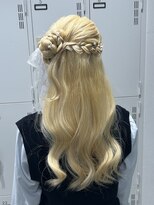 ユニークバイケンジ 町田(unique KENJE) くるみちゃんヘア × アレンジ