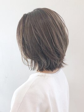 アイティー バイ アルバム 中野店(IT by ALBUM) オリーブレイヤーボブ_マッシュショートフェザーバング_ba218011