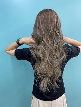 リーホリエ(Lee Horie) 【脱白髪染め♪】コントラストハイライト×バレイヤージュ♪