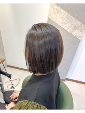 シンシア(CYNTHiA) 艶ボブ　アッシュ