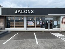 サロンズヘアー 今治ワールドプラザ前店(SALONS HAIR)の雰囲気（バス停 拝志停留所から徒歩約2分◎広々駐車場完備）