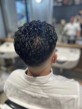 チルチェア 吉祥寺店(CHILL CHAIR) スキンフェード×パーマスタイル <吉祥寺> <理容室> <バーバー>