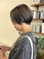 ソソ(soso)&nbsp;【soso 伊勢田】ハンサムショート×グレージュ【横浜/ブリーチ】