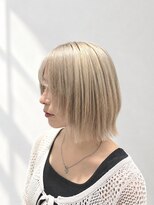 モザミ(MOZAMI)&nbsp;透明感ミルクティーベージュのレイヤーボブ