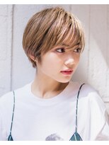 耳かけカジュアルイメチェンショート/フォギーベージュ