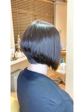 スタジオ キャンパス 前下がりボブ