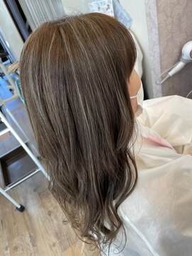 ハグエヴェック(HUG AVEC) ハイライトグレーベージュ