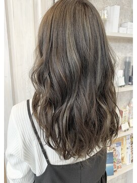 キャアリー(Caary) 福山市美容室Caary シースルーハイライト グレージュ☆