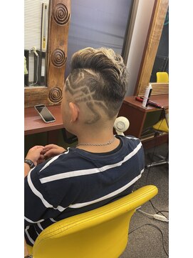 カットツー(Cut2) フェードカット