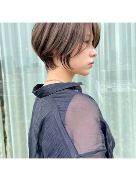 アンド ストーリーズ(&STORIES) 大人可愛い小顔ひし形クビレ丸み20代30代40代大人ショート(蘭)