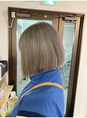 長崎 ケアブリーチ パツっとボブ ホワイトグレージュ