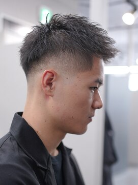 スラッシュ(SLASH) 短髪/スキンフェード/ツイストスパイラル/メンズパーマ/姫路