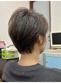 寒色系カラーショートカットスタイル