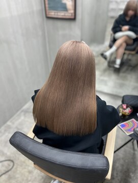 イロ バイ ミロク(ILO by miloc) 王道ミルクティーベージュ